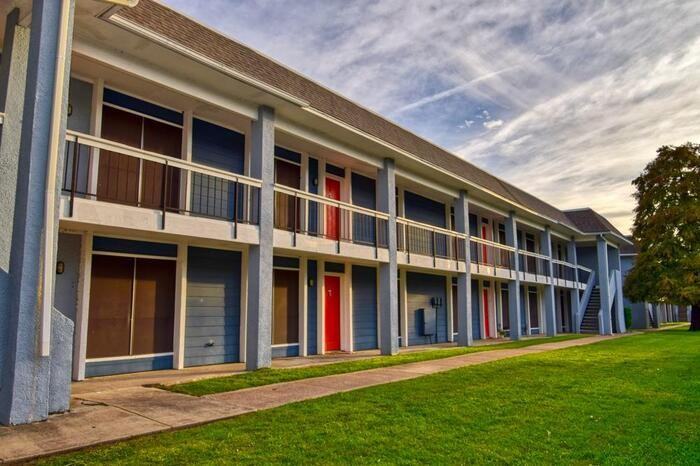 6109 Bay Island Dr #D1 - Photo 3 of 29