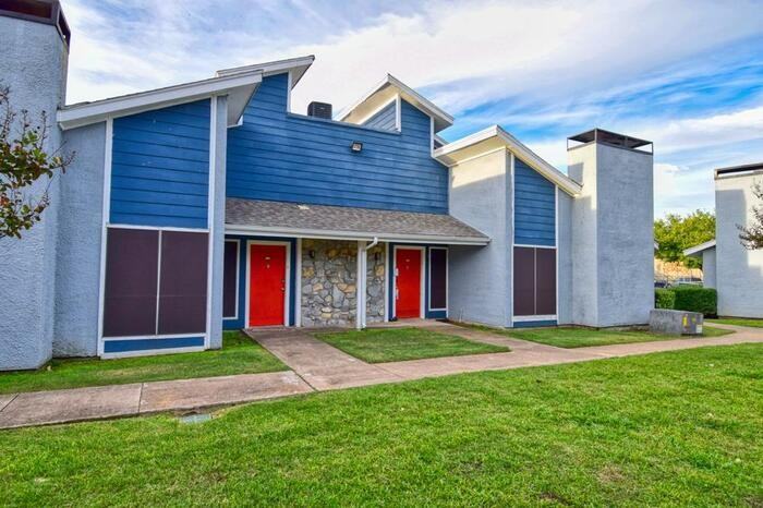 6109 Bay Island Dr #D1 - Photo 6 of 29