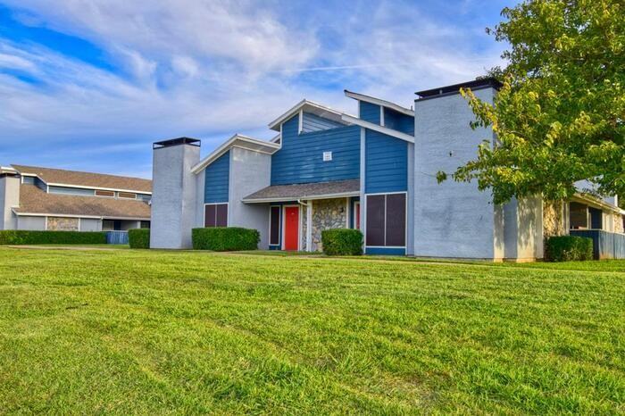 6109 Bay Island Dr #D1 - Photo 7 of 29