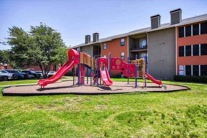 3535 Webb Chapel Ext #C1 - Photo 4 of 14