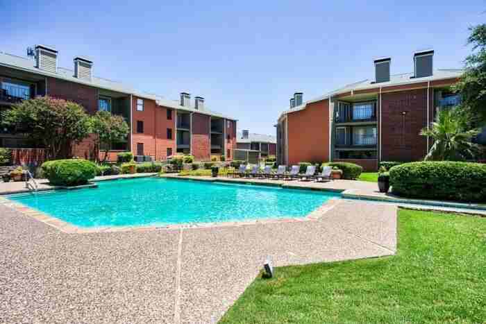 3535 Webb Chapel Ext #B1 - Photo 2 of 14