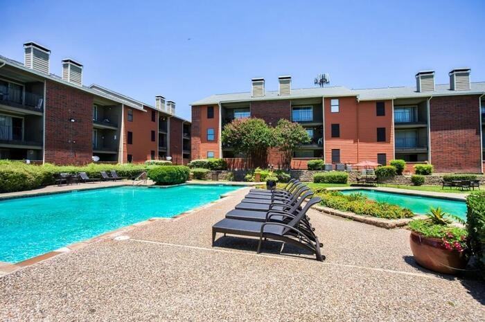 3535 Webb Chapel Ext #B4 - Photo 3 of 19