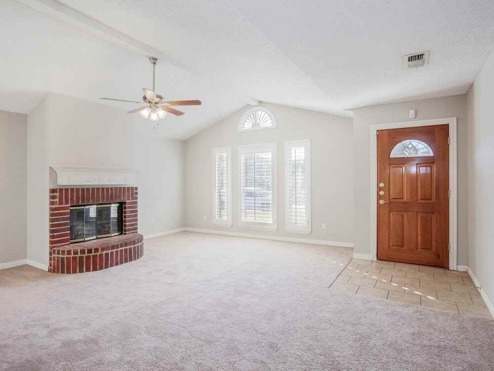 4079 Tulip Tree Drive - Photo 2 of 12