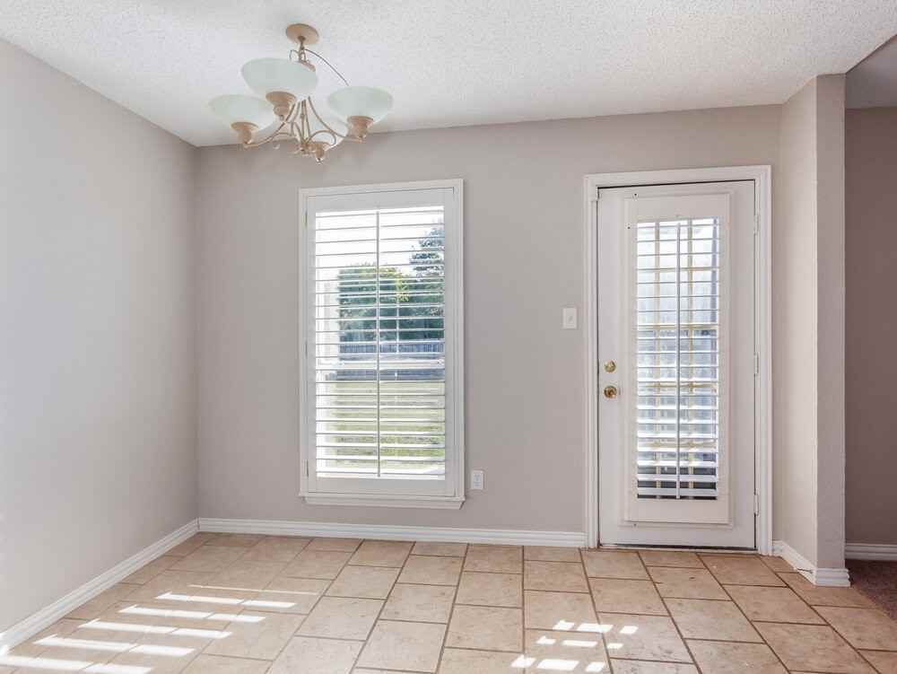 4079 Tulip Tree Drive - Photo 4 of 12