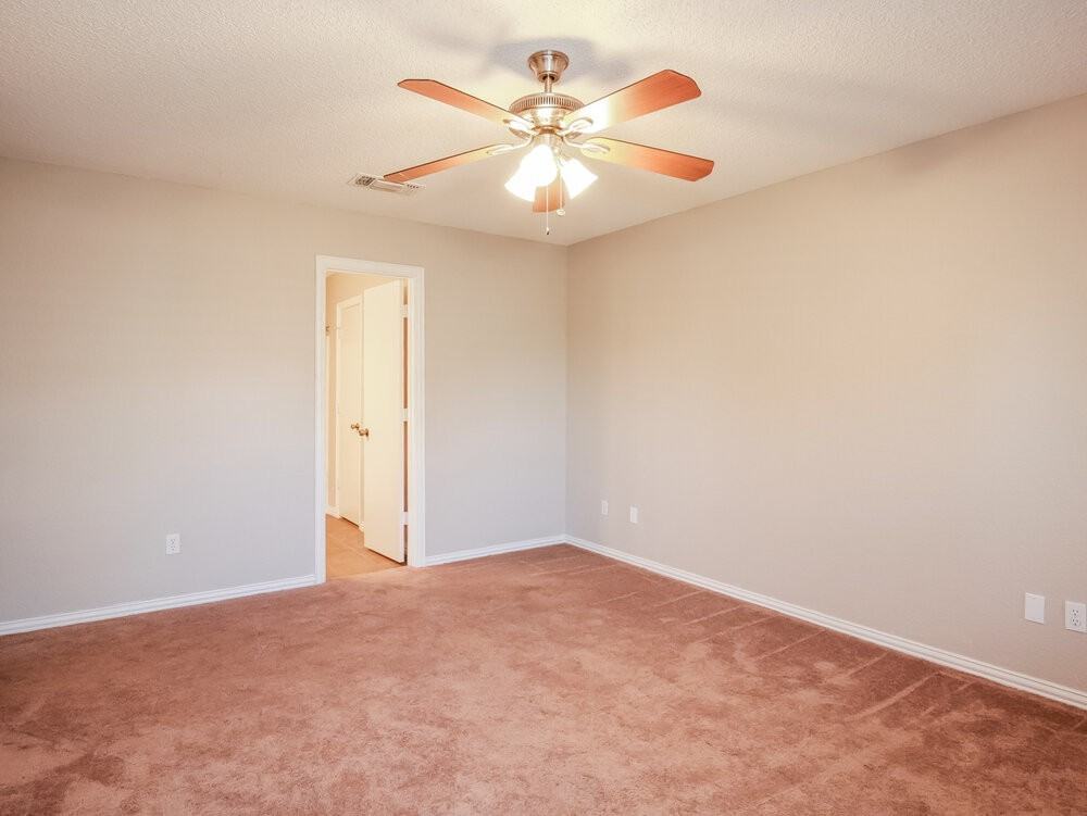 4079 Tulip Tree Drive - Photo 6 of 12