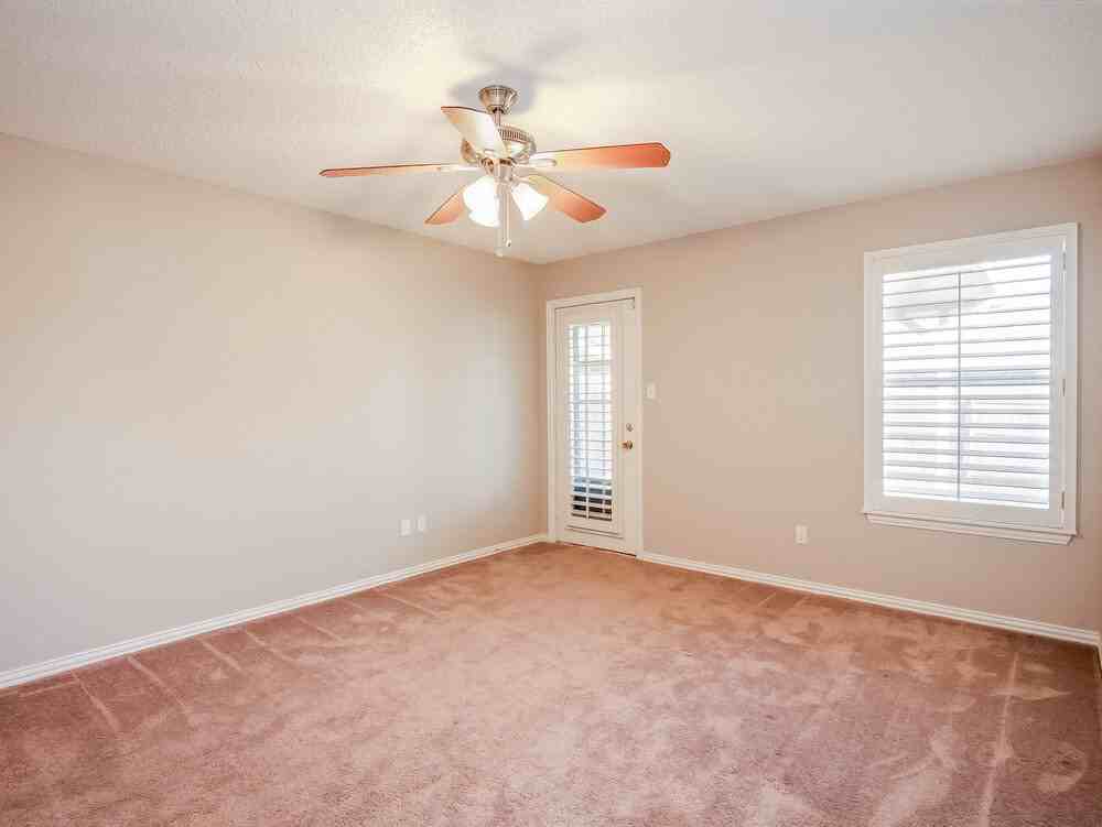 4079 Tulip Tree Drive - Photo 7 of 12