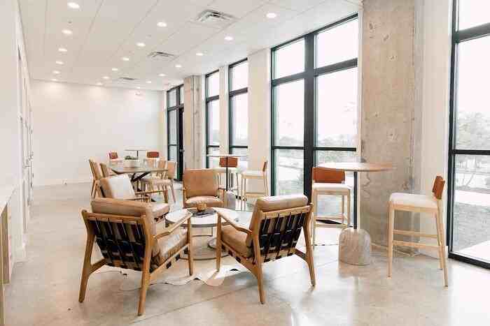 2435 E Riverside Dr #C3 - Photo 7 of 36