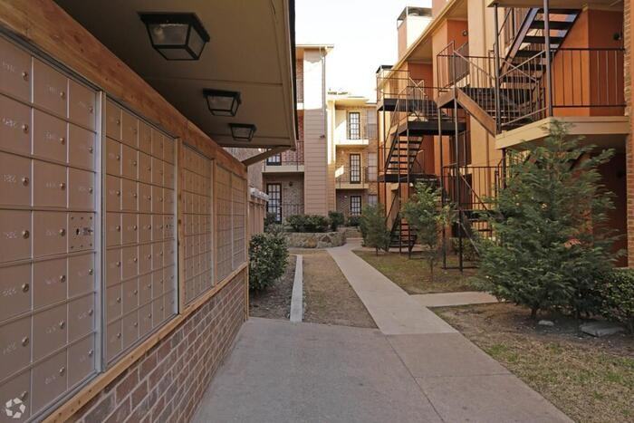 11100 Walnut Hill Ln #A1 - Photo 5 of 50