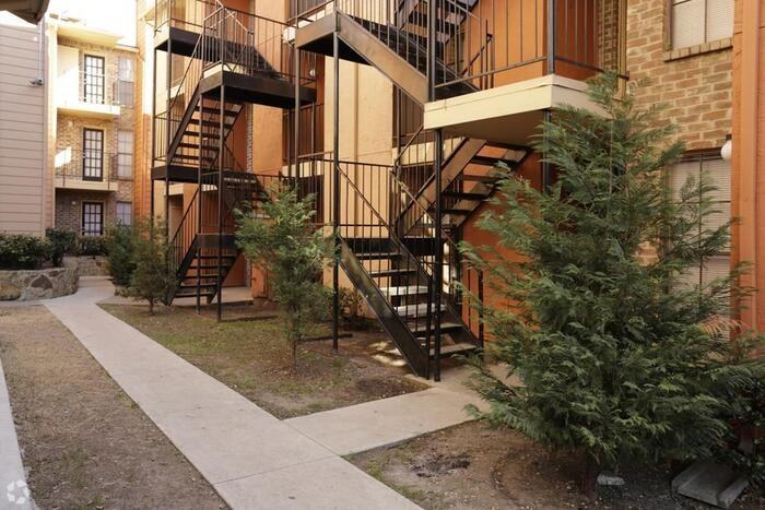 11100 Walnut Hill Ln #A1 - Photo 6 of 50