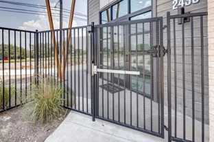 2435 E Riverside Dr #B5 - Photo 1 of 1