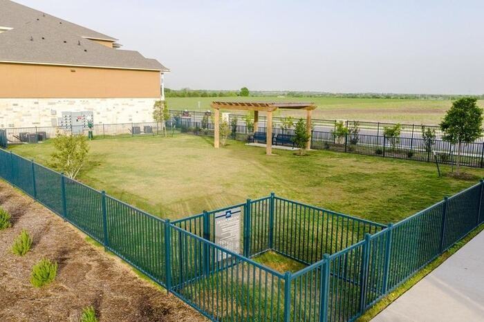 16021 Biltmore Ave #B4 - Photo 4 of 19