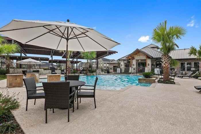 4624 Cromwell Dr #D1 - Photo 2 of 9