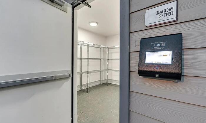 4624 Cromwell Dr #D1 - Photo 5 of 9