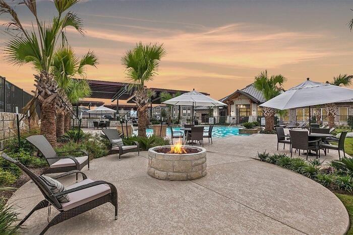 4624 Cromwell Dr #B1 - Photo 4 of 9