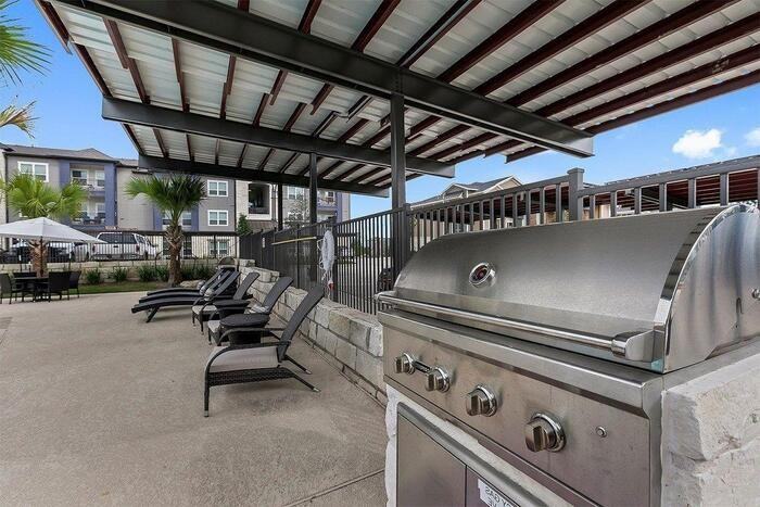 4624 Cromwell Dr #B3 - Photo 3 of 11