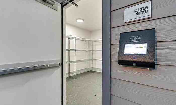 4624 Cromwell Dr #B3 - Photo 5 of 11