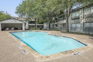 6400 Independence Pkwy #B2 - Photo 1 of 1