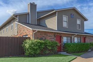 6533 E Medalist Cir #D1 - Photo 1 of 1