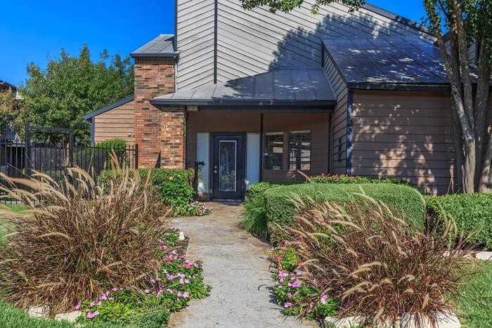 11330 Amanda Ln #C4 - Photo 5 of 31