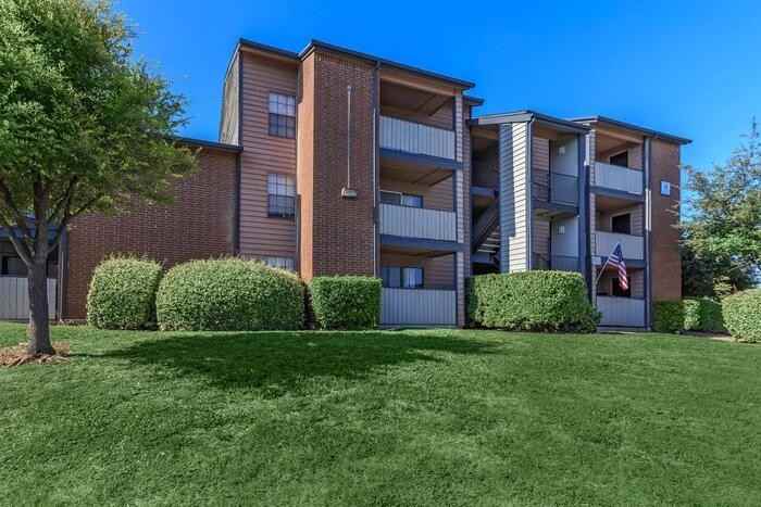 11330 Amanda Ln #B10 - Photo 2 of 37