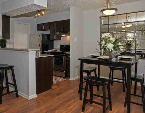 6061 De Zavala Rd #C2 - Photo 7 of 11