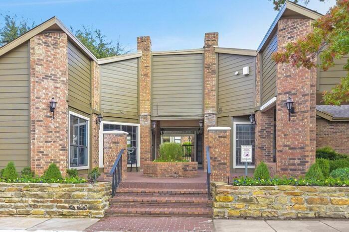 1057 Americana Ln #D2 - Photo 2 of 20