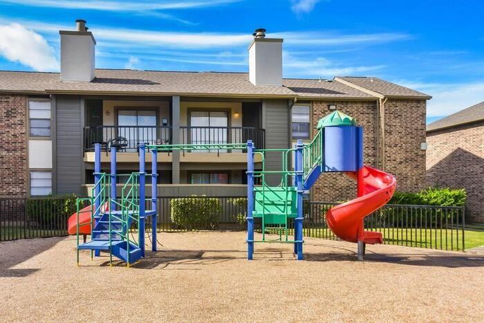 1057 Americana Ln #D2 - Photo 5 of 20