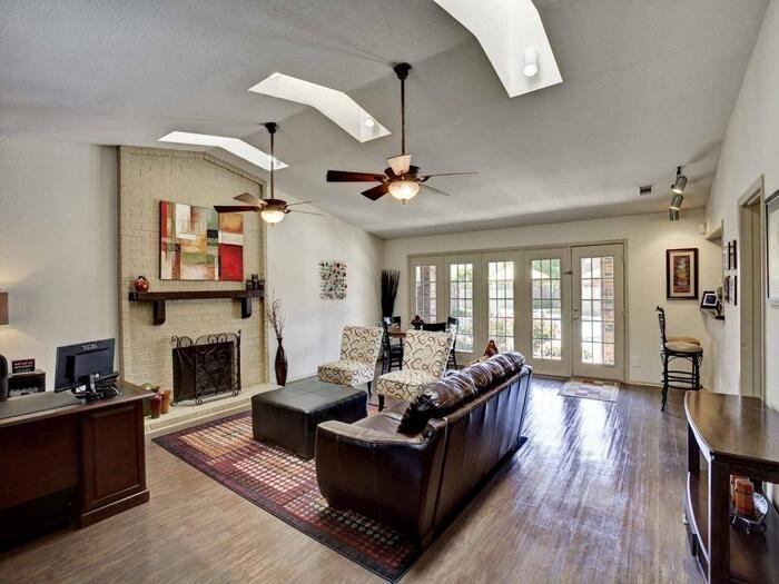 3830 Old Denton Rd #D1 - Photo 5 of 19