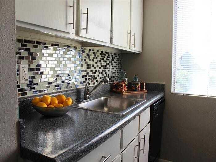 5211 Fredericksburg Rd #B4 - Photo 4 of 10