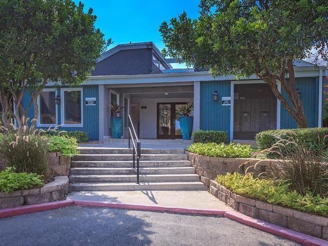 7200 S Presa St #C1 - Photo 3 of 15