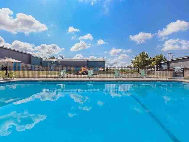 7200 S Presa St #C1 - Photo 4 of 15