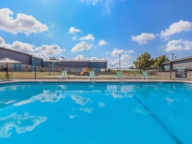 7200 S Presa St #B1 - Photo 4 of 15