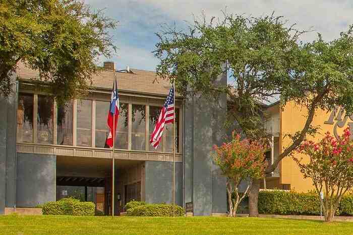 5301 Marvin D Love Fwy #B2 - Photo 2 of 24