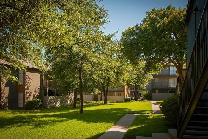 5301 Marvin D Love Fwy #B3 - Photo 7 of 25