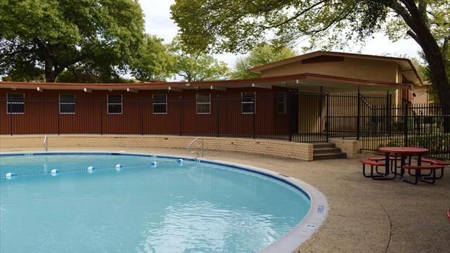 2405 Bahama Dr #D1 - Photo 3 of 15