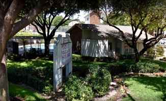 featured image of 2415 Finley Rd #D1