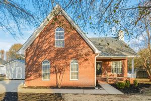 featured image of 3338 Meadowhill Dr