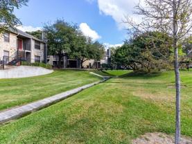 11800 Braesview #B5 - Photo 1 of 1