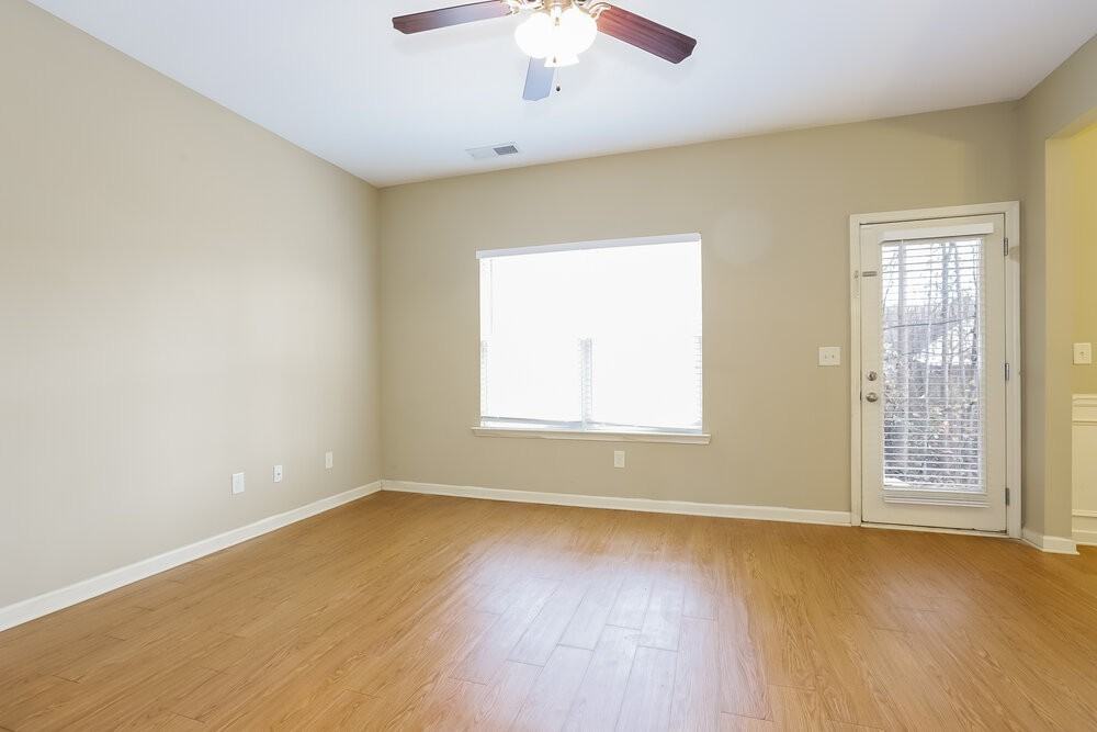 496 Hill Crest Cir - Photo 4 of 16