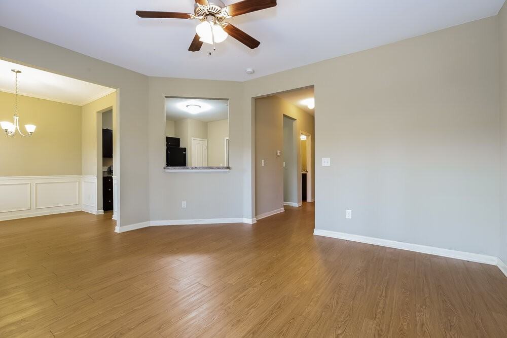 496 Hill Crest Cir - Photo 5 of 16