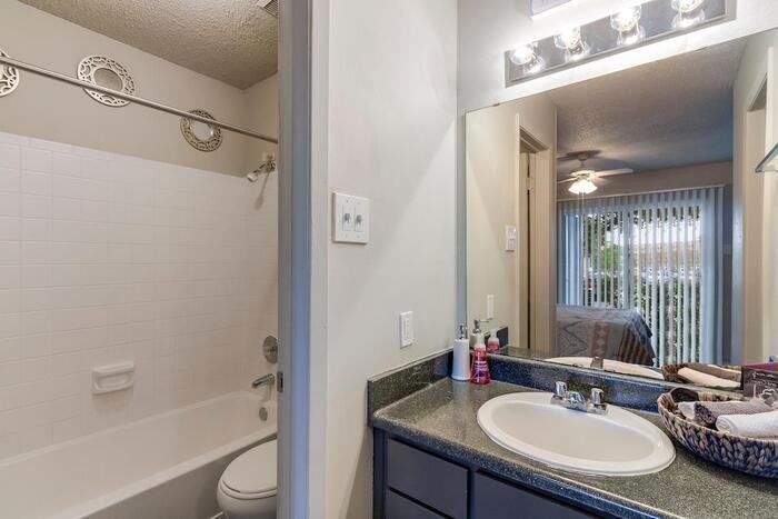 3270 Nacogdoches Rd #B1 - Photo 4 of 6