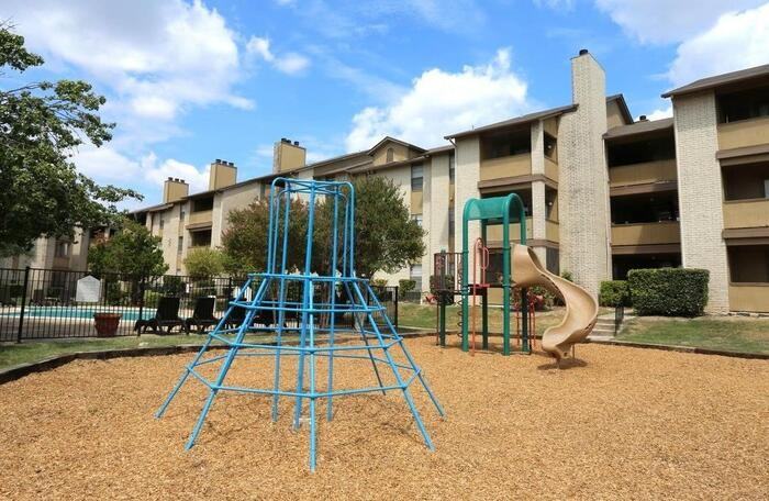 165 Palisades Dr #C1 - Photo 3 of 7