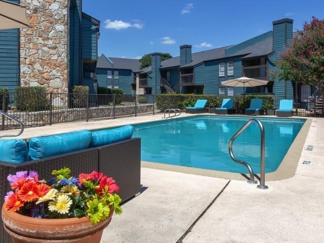 11838 Parliament St #B1 - Photo 2 of 11