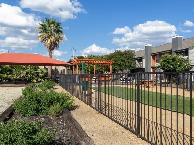 11838 Parliament St #B1 - Photo 6 of 11