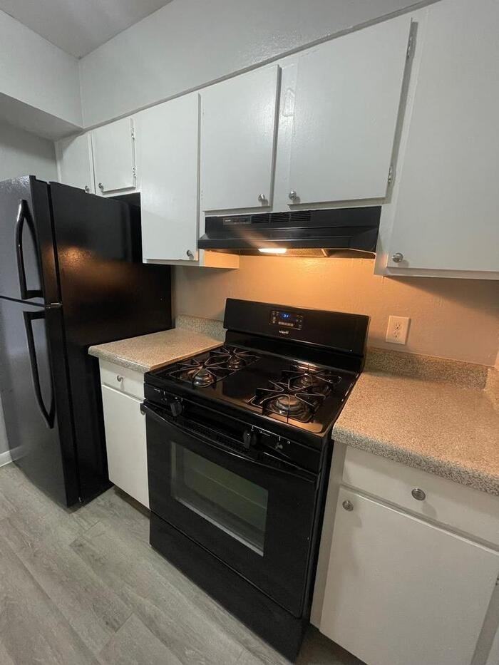 5909 Royalgate Dr #B1 - Photo 3 of 15