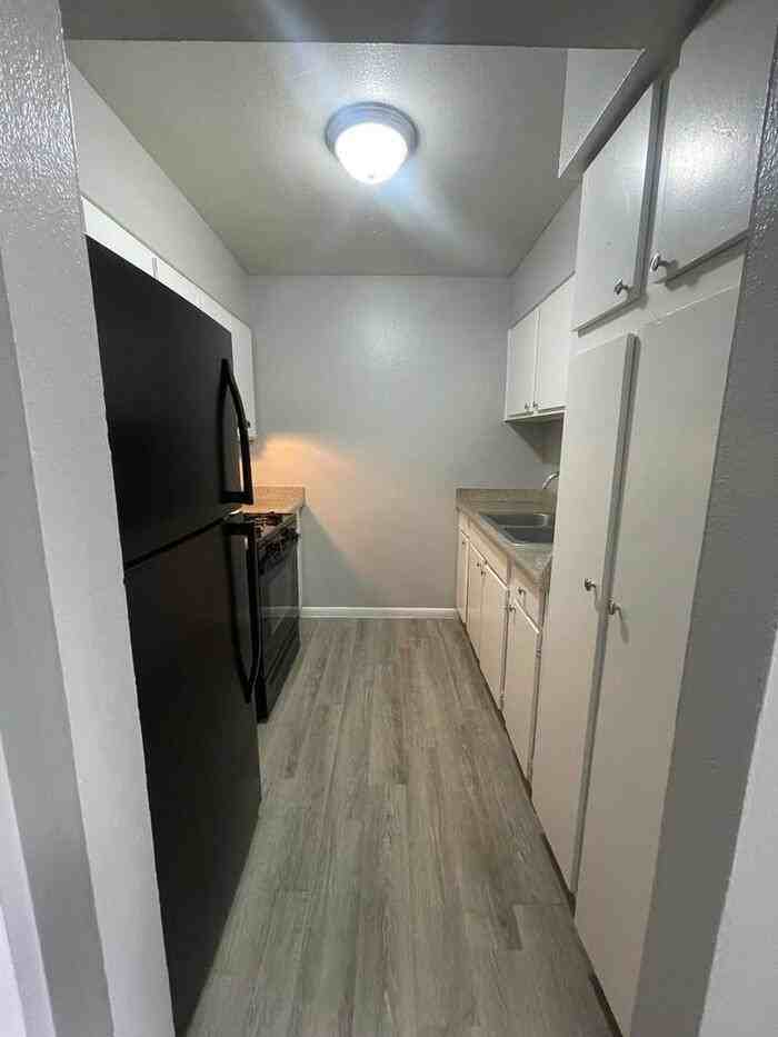 5909 Royalgate Dr #B2 - Photo 4 of 16