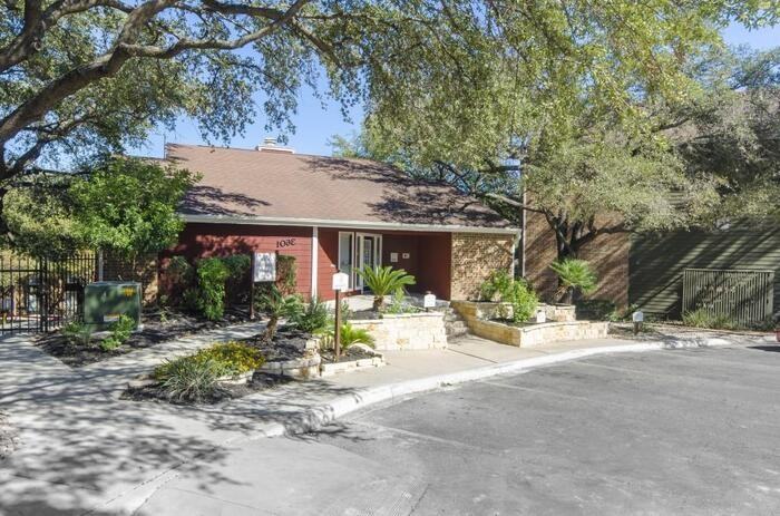 3601 Magic Dr #B2 - Photo 4 of 23