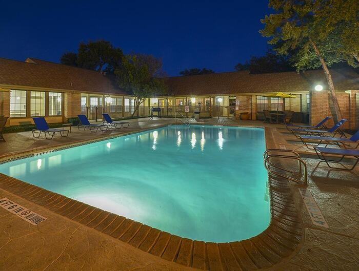 2626 Thousand Oaks Dr #C1 - Photo 2 of 8