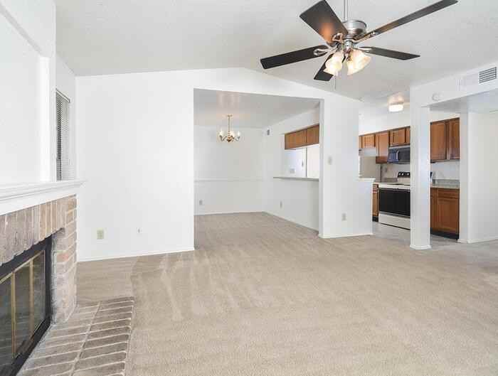 2626 Thousand Oaks Dr #B1 - Photo 5 of 8