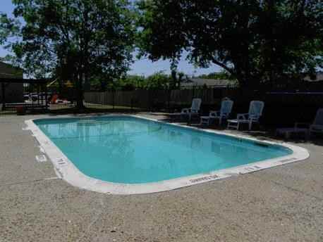 2901 Live Oak Dr #C2 - Photo 2 of 8